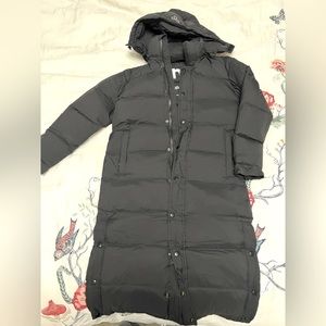 COPY - Long version of black puffer jacket with goose feathers